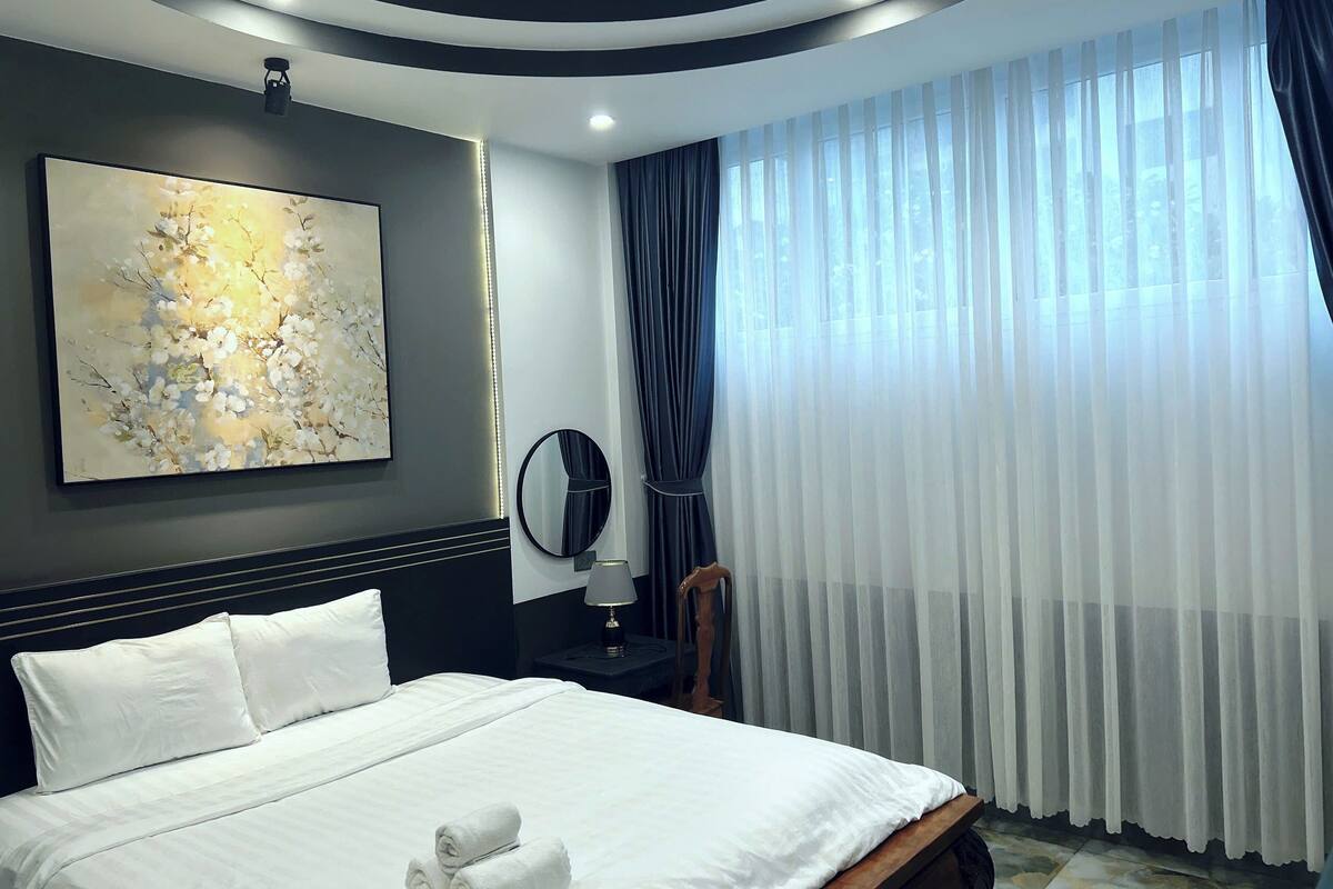 Minibar, bureau, espace de travail pour ordinateur portable