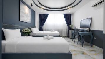 Family Room, Non Smoking | Minibar, desk, laptop workspace, soundproofing