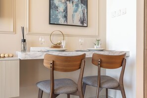 Studio Luxe, balcon | Salle à manger