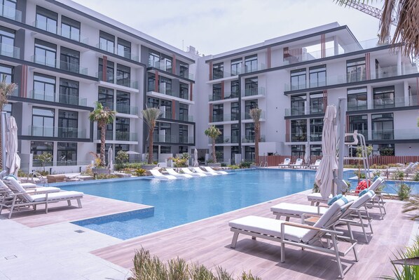 Hồ bơi ngoài trời 