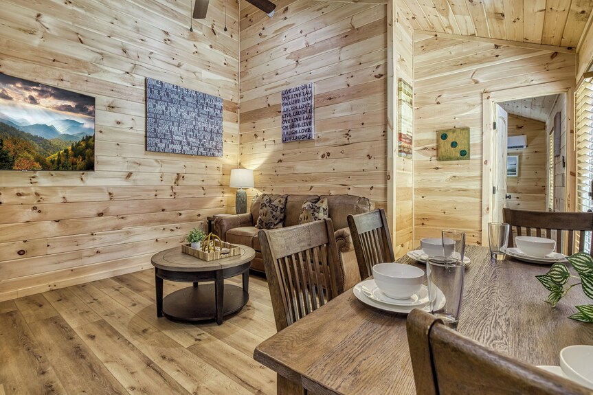 Oasis- A Creekside Resort, Pickleball , Wifi, Budget Friendly - Tennessee