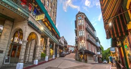 Condo on South side of downtown. Easy parking!