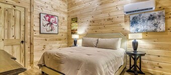 Queens Quarters- Pickleball Court, Creek, WIFI, Mountain Views, Starting at $79"