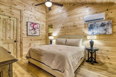 Queens Quarters- Pickleball Court, Creek, WIFI, Mountain Views, Starting at $79"