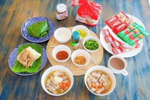 Tägliches inbegriffenes einheimisches Frühstück