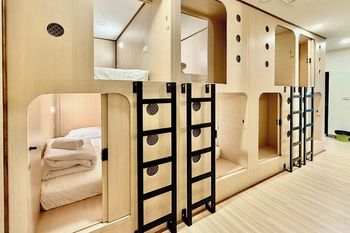 Standard Shared Dormitory | Bed sheets
