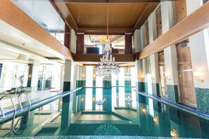 Indoor pool - The Manor Wellness & Sport Hotel (Shimla)