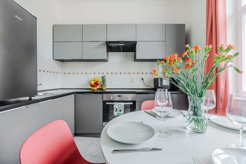 Apartment with 3 bedrooms on Londynska street