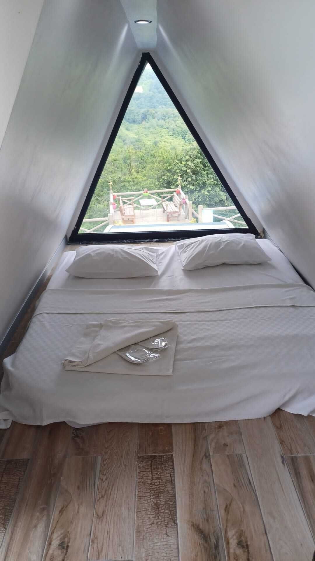 2 makuuhuonetta, tallelokero huoneessa, Wi-Fi, vuodevaatteet