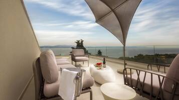 Luxury Villa, Sea View | Terrace/patio