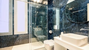 Luxury Villa, Sea View | Bathroom | Shower, free toiletries, hair dryer, bathrobes
