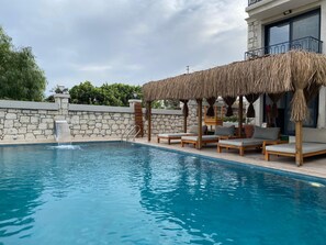 季節限定屋外プール