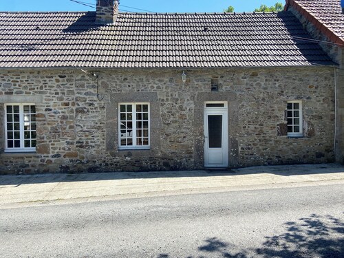 A Louer 600 Euros la Semaine Contact Heures Repas 0233521112