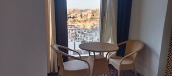 Goroomgo Himalayan Guest House Solan