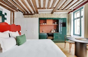 1 bedroom, travel cot, WiFi, bed sheets