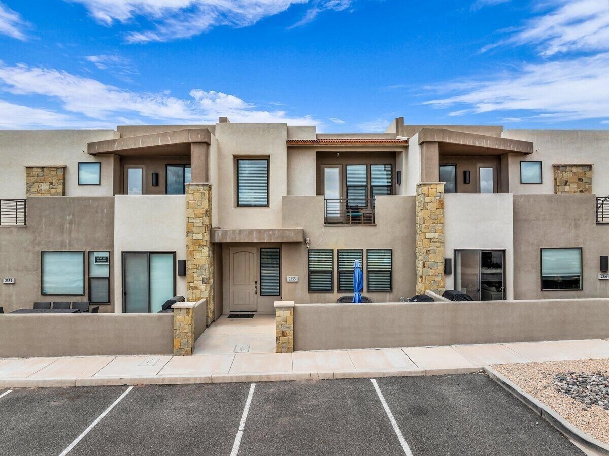 Coral Canyon Gem - Centrally Located!