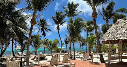 Spacious 7BR Beach Retreat - Ideal for Events