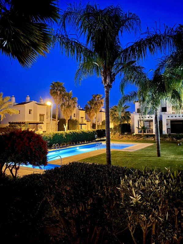 House | Pool