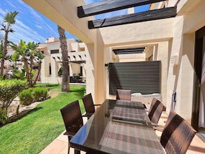 House | Outdoor dining