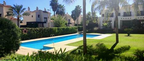 House | Pool