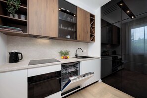 Fridge, microwave, oven, stovetop - Sarmacka 27 | Luxurious Apartment | Gym (Warszawa)
