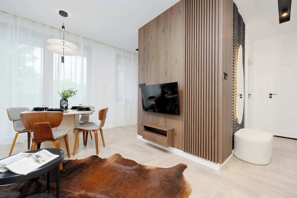 Dining - Sarmacka 27 | Luxurious Apartment | Gym (Warszawa)