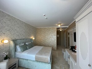 Standard Δίκλινο Δωμάτιο (Double), 1 Υπνοδωμάτιο, Μη Καπνιστών, Θέα στην Πόλη | Κλινοσκεπάσματα υψηλής ποιότητας, κρεβάτια με ανώστρωμα, μίνι μπαρ 