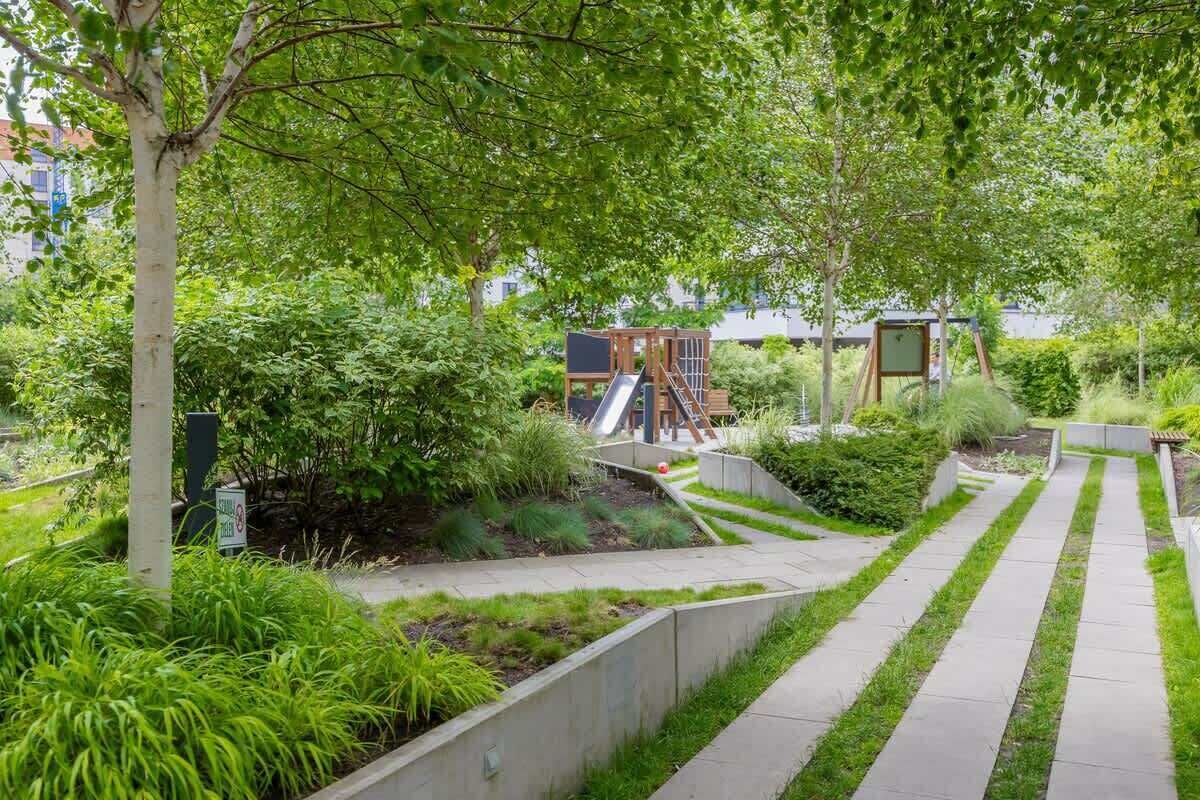 المنطقة المحيطة بالمنشأة