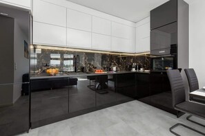 Fridge, oven, stovetop, dishwasher - Letnicka 1H | Modern Apartment | Parking (Gdansk)