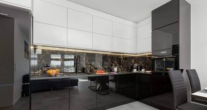 Modern Apartment | 2 Bedrooms, Parking, Close to the Beach