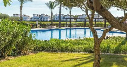 Golf Resort - Apartment - Sleeps4 - Pool - Parking