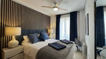 Apartemen | 2 kamar tidur, setrika/meja setrika, Wi-Fi gratis, dan seprai linen
