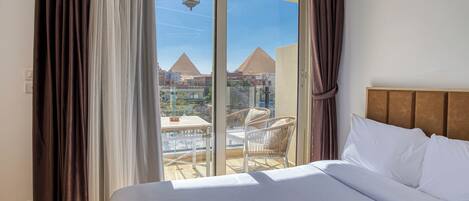 1 bedroom, in-room safe, desk, blackout curtains