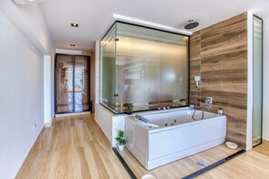 Romantic Suite, Balcony, Mountain View | In-room safe, desk, blackout curtains, soundproofing - The Boulevard Sphinx Tower (Giza)