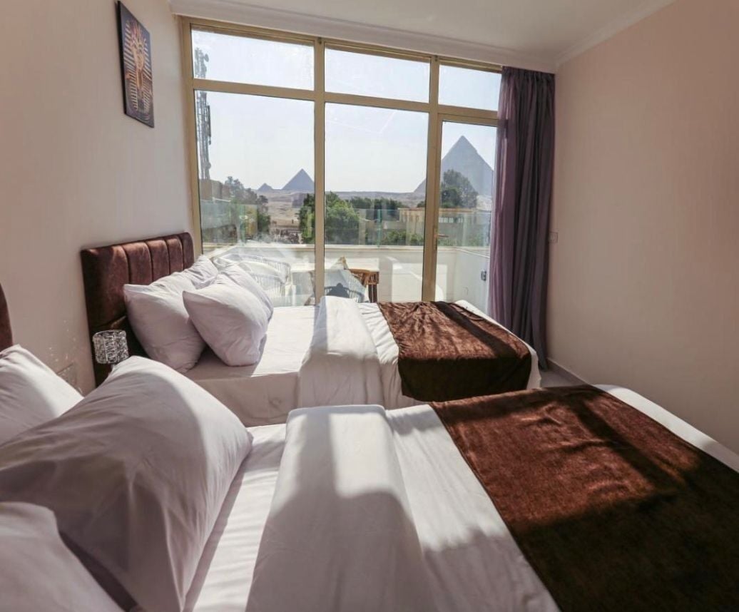 豪華四人房, 露台, 山景 | 房內夾萬、書桌、遮光窗簾/窗簾、隔音