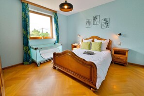 3 chambres, fer et planche à repasser, lit de bébé portatif, Wi-Fi