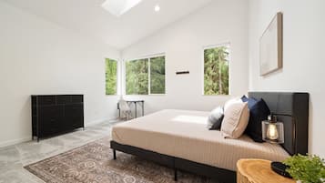 5 عدّة غرف نوم وواي فاي وملاءات أسرّة