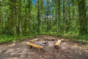 Property grounds - Sandy River Group Getaway 3 (Mount Hood Village)