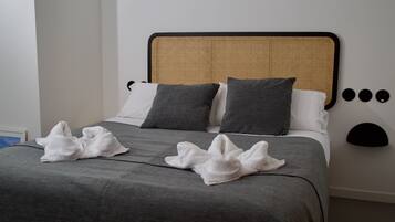 Apartment | 2 bedrooms, iron/ironing board, free WiFi, bed sheets
