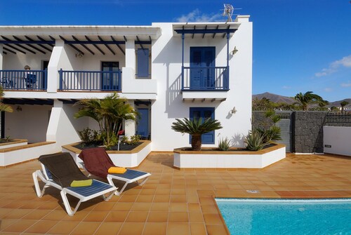 Immaculate 2-bed Apartment No 5 in Playa Blanca