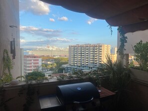 House | Kawasan hartanah