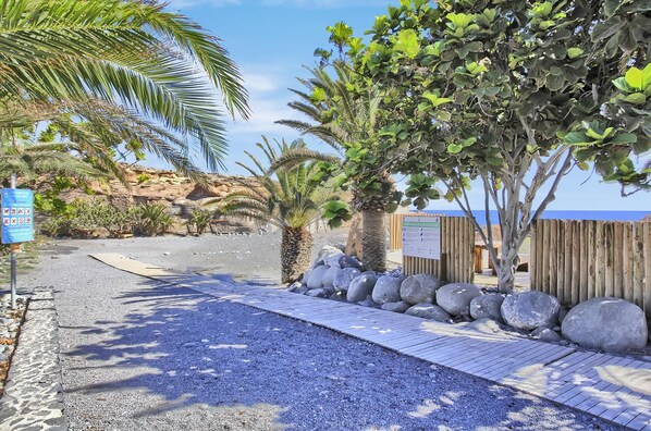 Property grounds - Casa Paula Beach By Paramount Holidays (Arico)