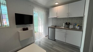 Studio | Private kitchen | Fridge, stovetop, electric kettle, toaster - Modern Tiny Country House Near Fataga & Maspalomas (San Bartolomé de Tirajana)