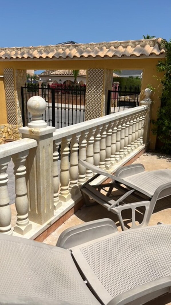 Villa | Property grounds - Inviting 4-bed Villa in Orihuela (Orihuela)