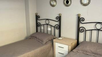 Villa | 4 Schlafzimmer, Bügeleisen/Bügelbrett, kostenloses WLAN, Bettwäsche