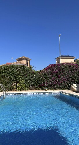 Inviting 4-bed Villa in Orihuela