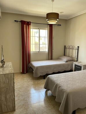 Villa | 4 bedrooms, iron/ironing board, free WiFi, bed sheets