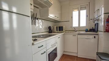 Apartment | Eigene Küche | Kühlschrank, Mikrowelle, Ofen, Herdplatte