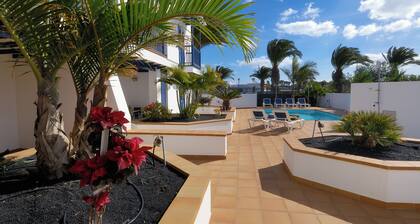 Impeccable 2-bed Apartment No 2 in Playa Blanca