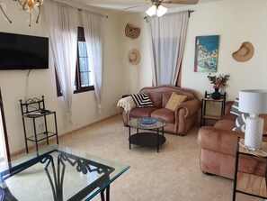 Living area - Delightful Spacious 2 bed Apartment in Nerja (Nerja)